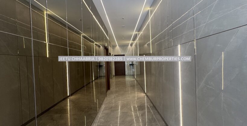 SWANKY OFFICE 430 FT ON LEASE