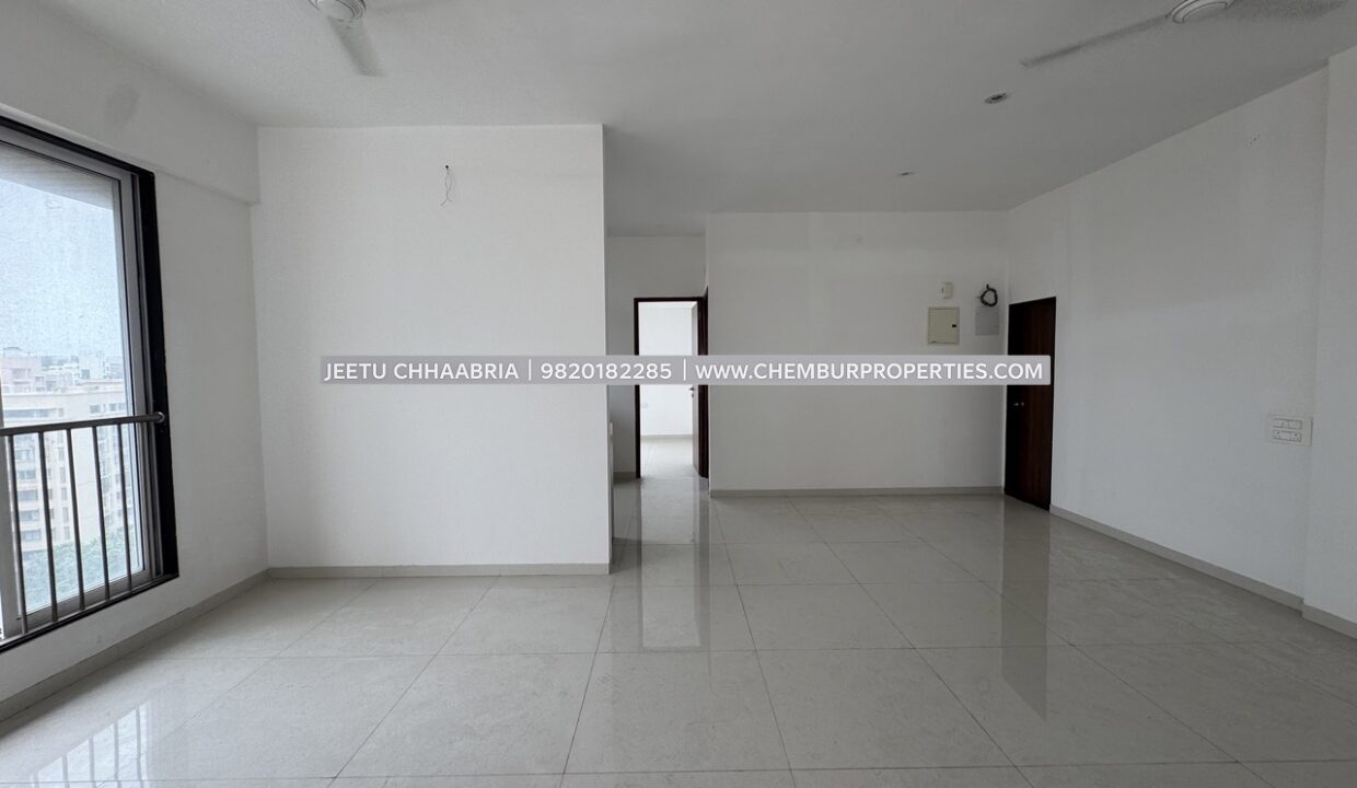 2front image hall-2